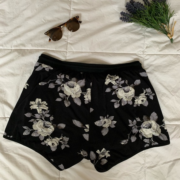 cute soft shorts - Picture 3 of 3